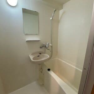 Room image 12