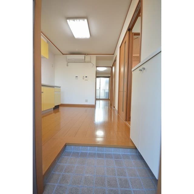 Room image 11