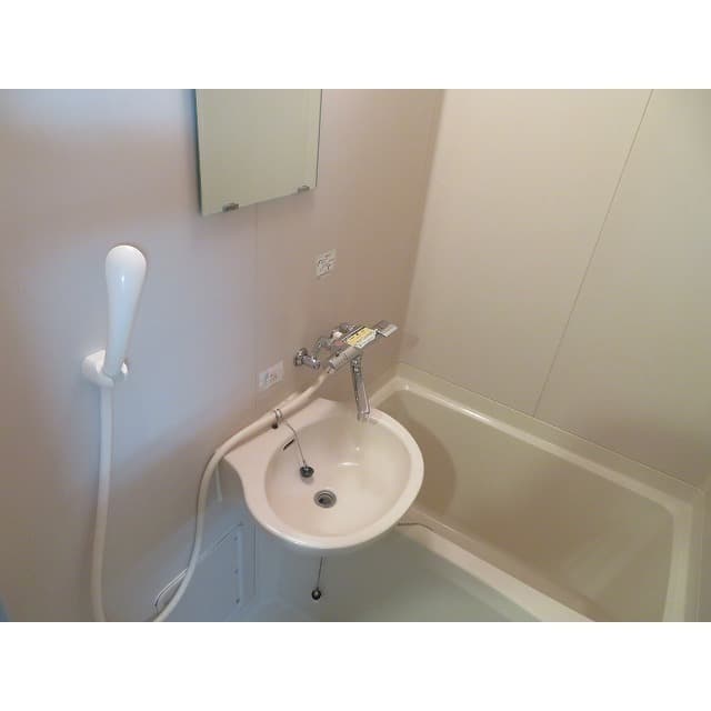 Room image 11