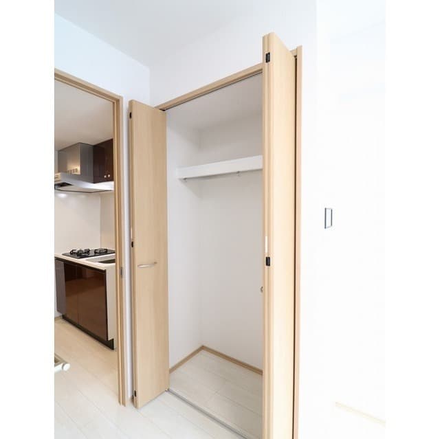 Room image 8