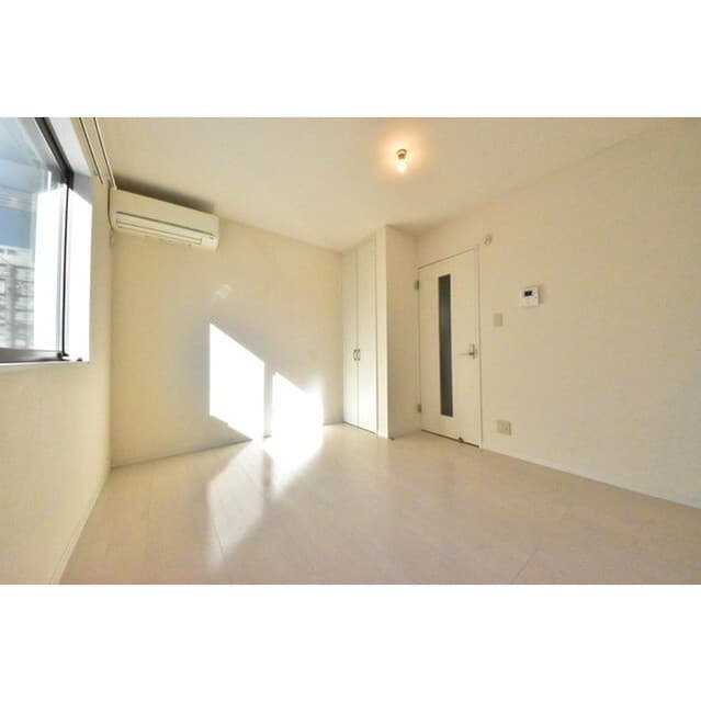 Room image 14