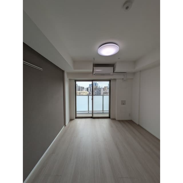 Room image 14
