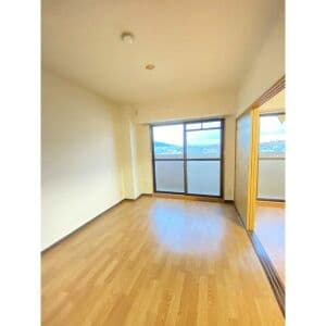 Room image 15