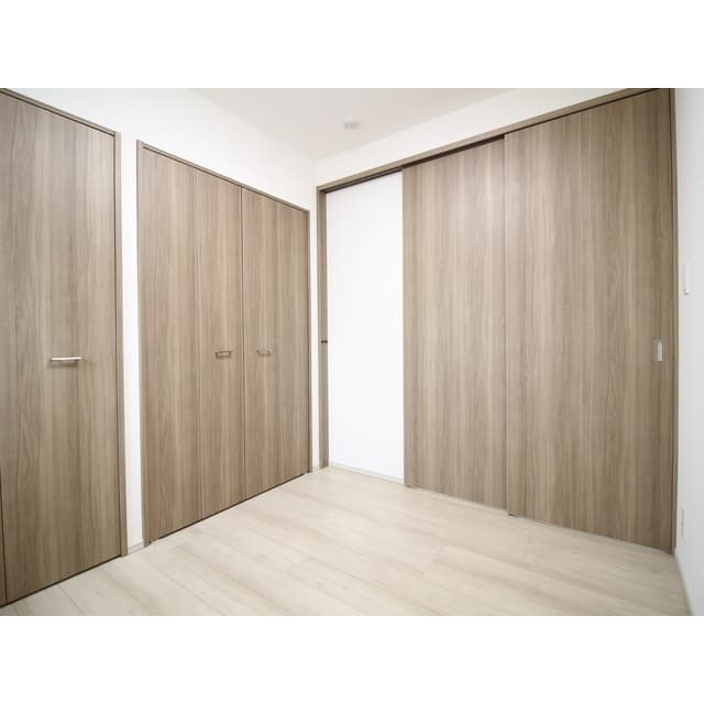 Room image 16