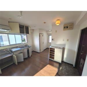 Room image 12