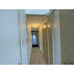 Room image 14