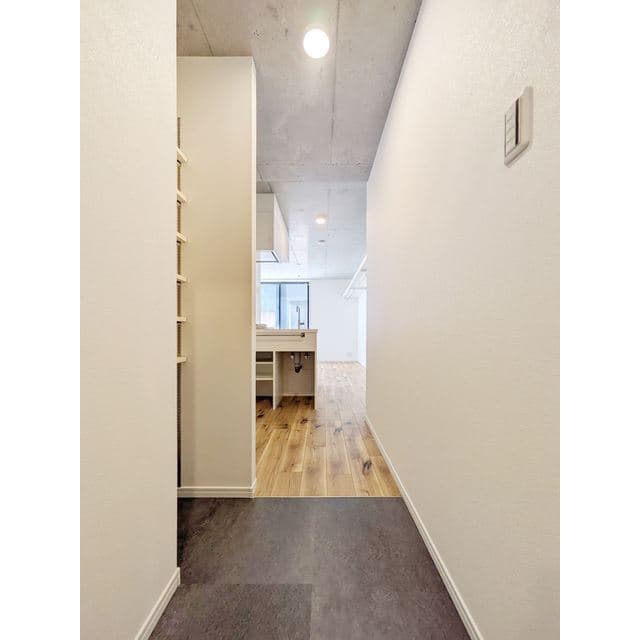 Room image 16