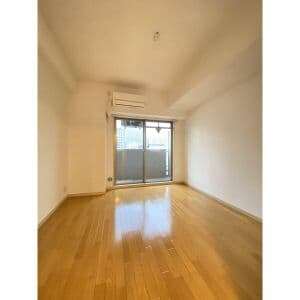 Room image 12