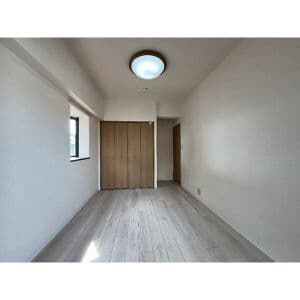 Room image 12