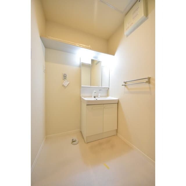 Room image 10