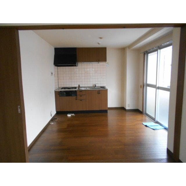 Room image 15