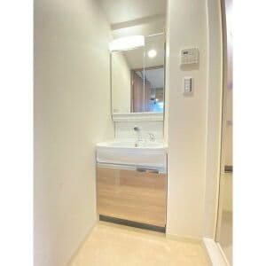 Room image 15