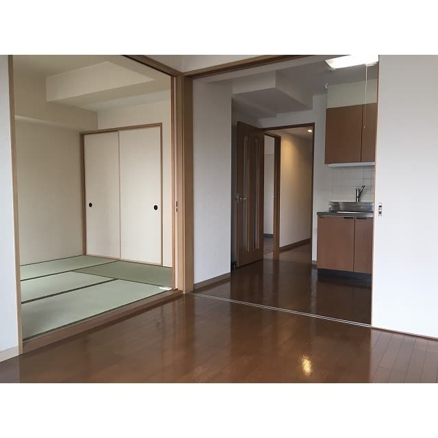 Room image 9