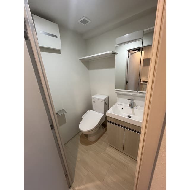 Room image 9