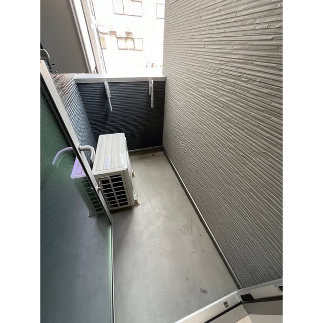 Room image 10