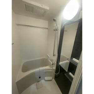 Room image 10