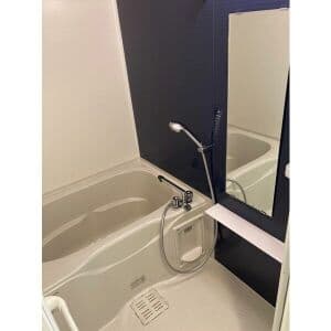 Room image 9