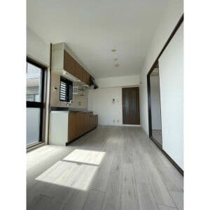 Room image 12