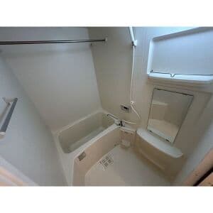 Room image 11