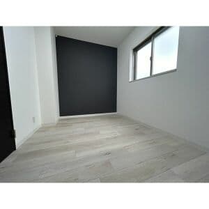 Room image 15