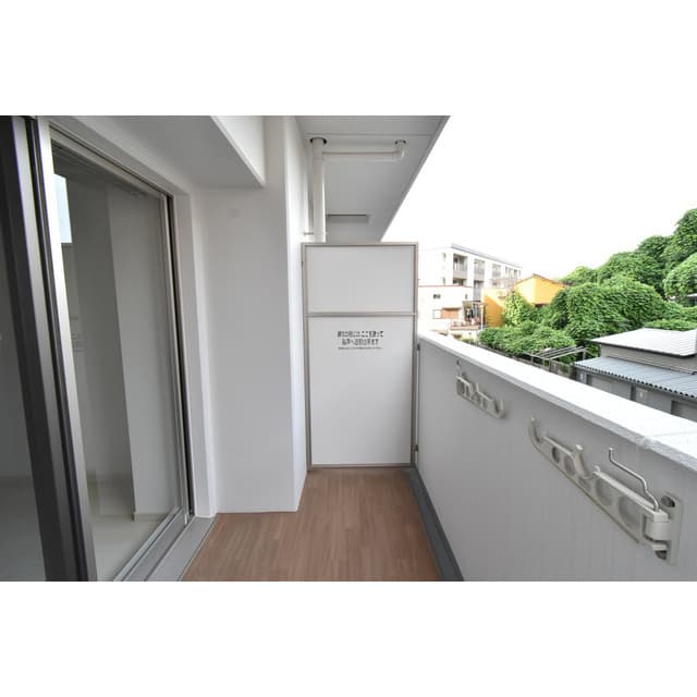 Room image 15