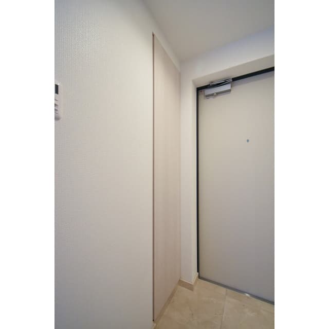 Room image 16