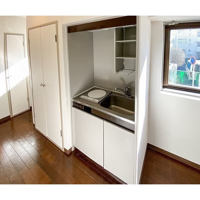 Room image 8