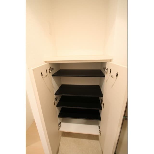 Room image 15