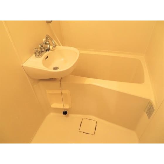 Room image 10