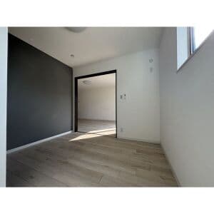 Room image 15