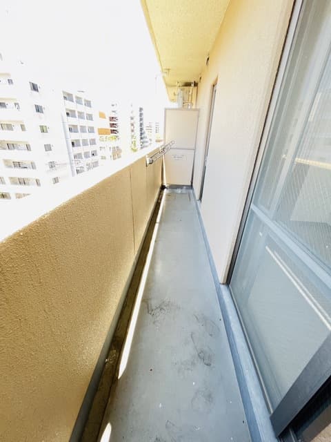 Room image 15