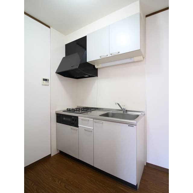 Room image 8