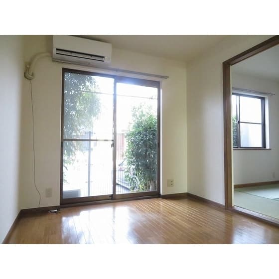 Room image 9