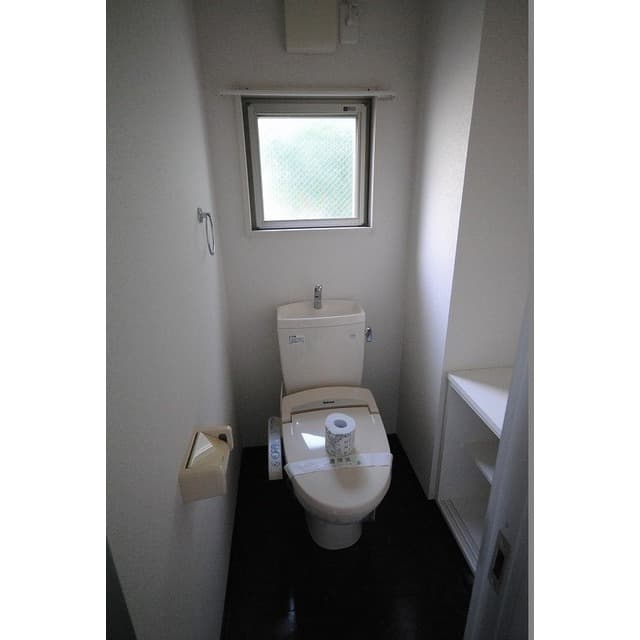 Room image 12