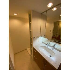 Room image 12