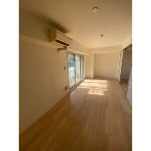 Room image 15