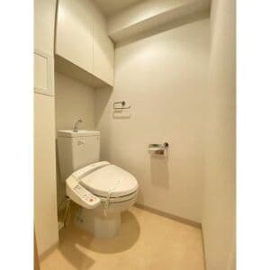 Room image 8