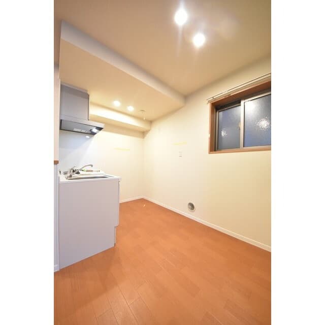 Room image 16
