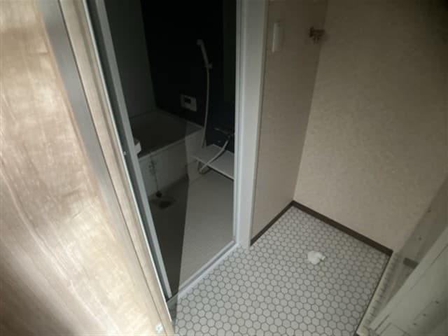 Room image 15