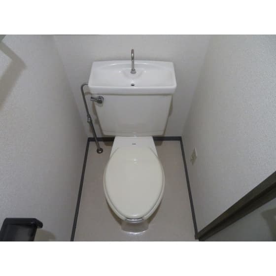 Room image 13