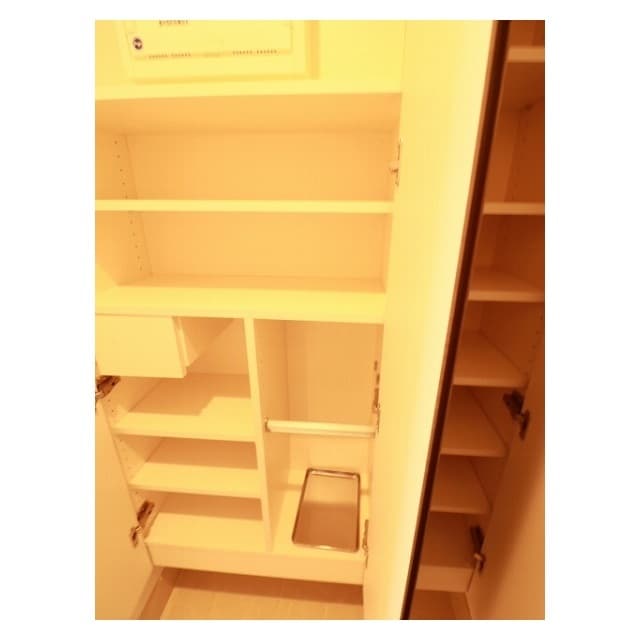 Room image 15