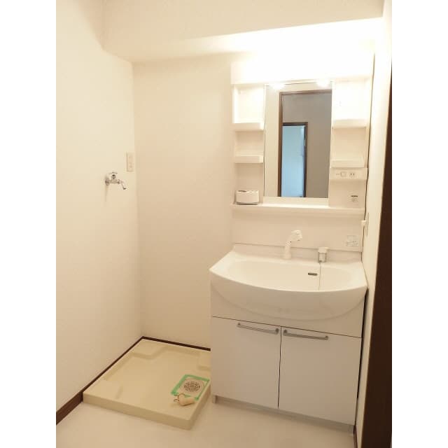 Room image 12