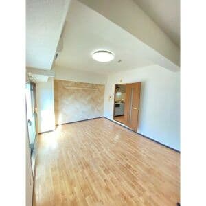Room image 16