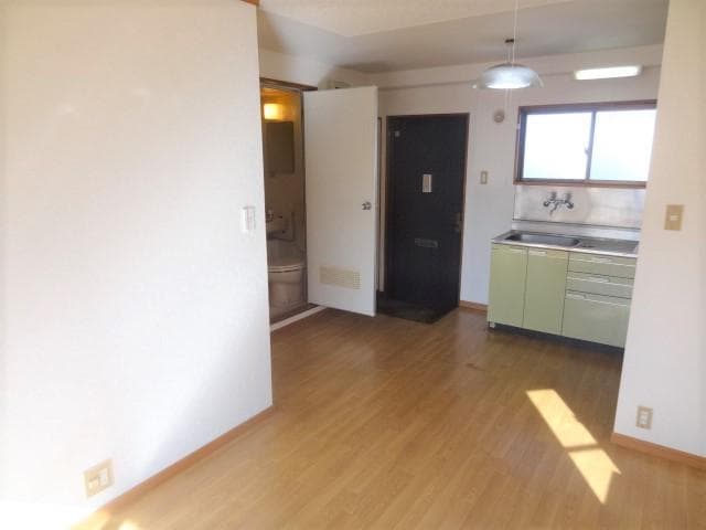 Room image 14