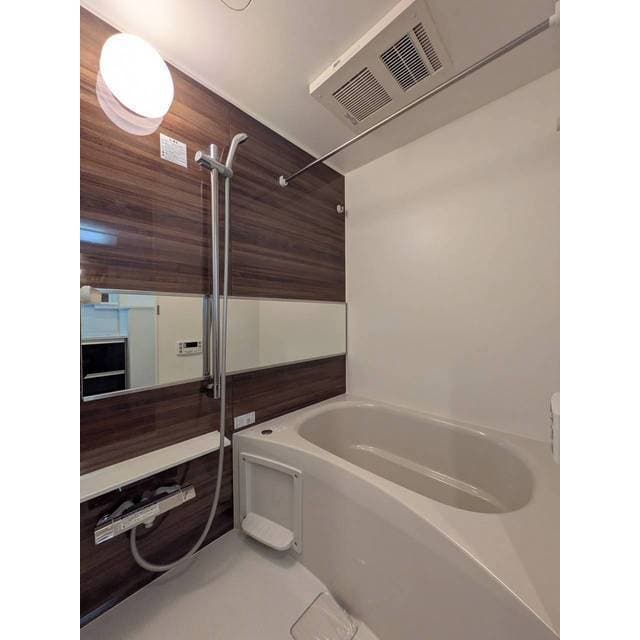 Room image 9