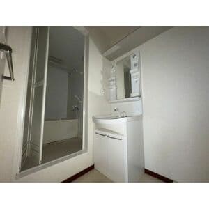 Room image 14