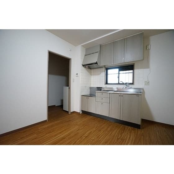 Room image 12