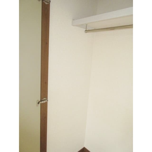 Room image 16