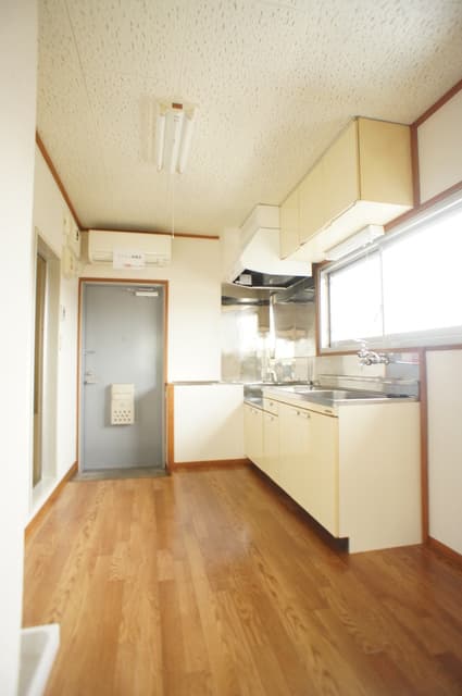 Room image 14