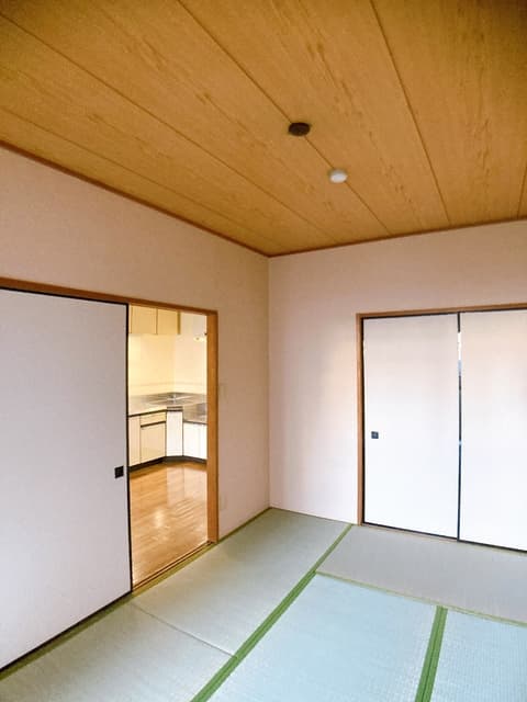 Room image 12